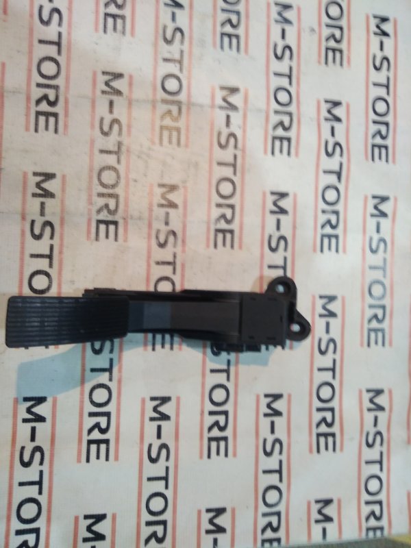 педаль газа, 1000 рублей, Красноярск