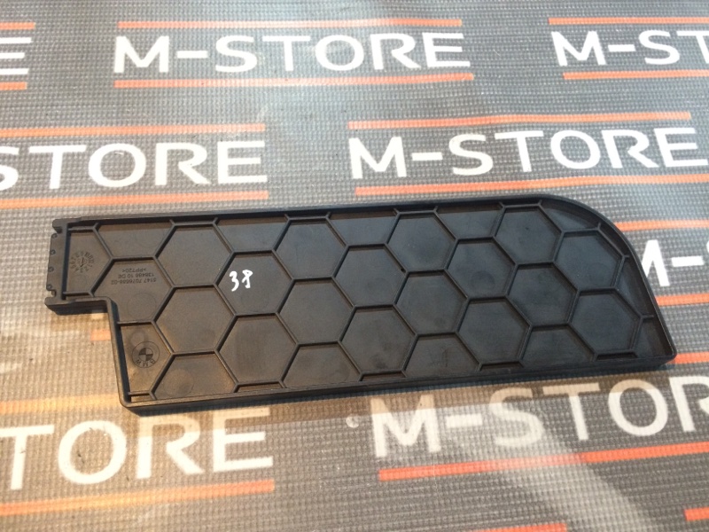 Пластик багажника, 200 рублей, Красноярск