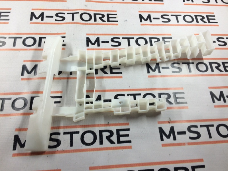 Кронштейн обшивки салона, 280 рублей, Красноярск