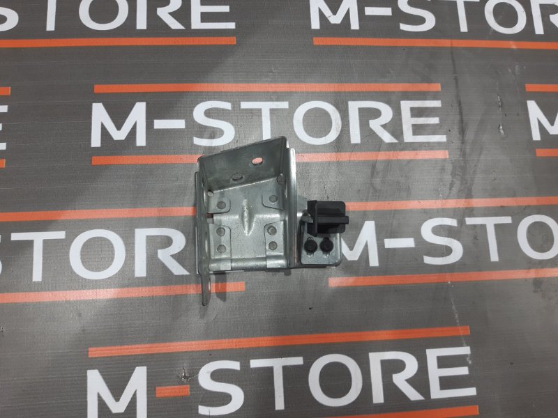 Кронштейн полки багажника, 300 рублей, Красноярск