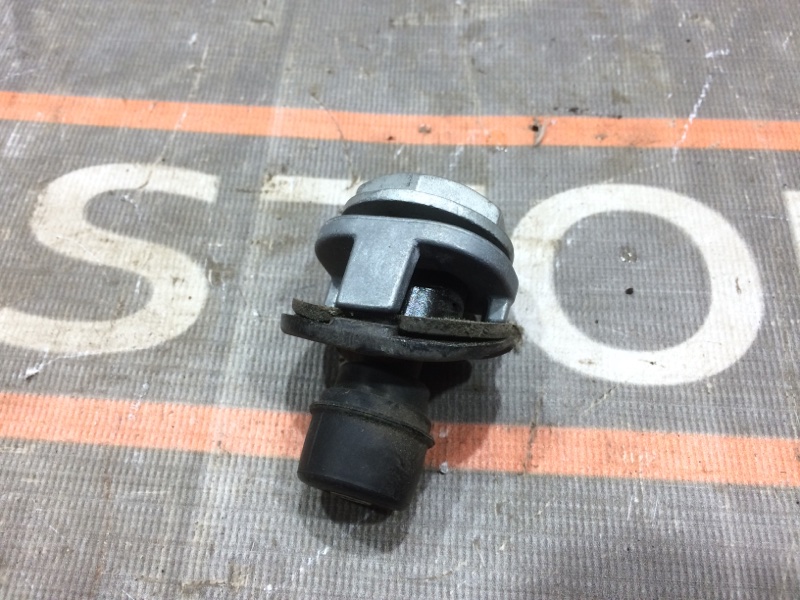 Отбойник крышки багажника, 340 рублей, Красноярск