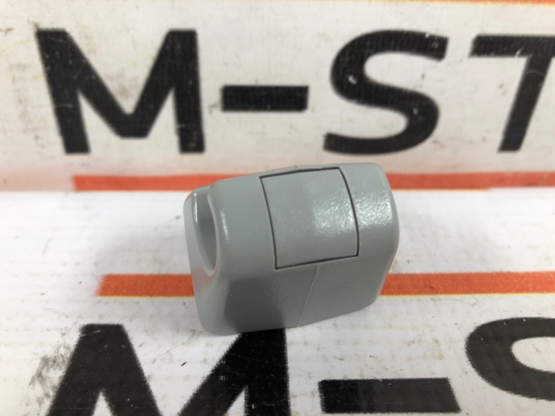 Крючок солнцезащитного козырька, 250 рублей, Красноярск