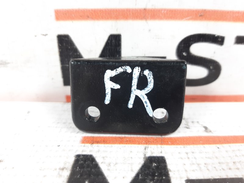 Кронштейн амортизатора капота, 340 рублей, Красноярск