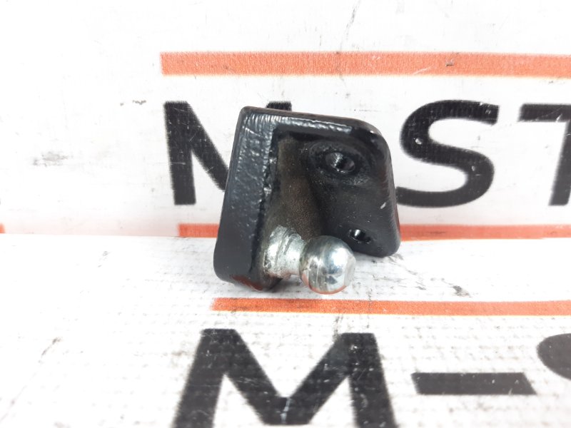 Кронштейн амортизатора капота, 340 рублей, Красноярск