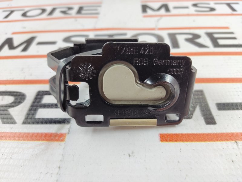 Кронштейн полки багажника, 340 рублей, Красноярск