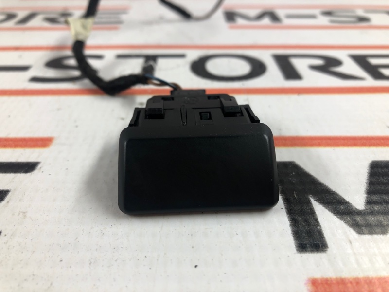 Кнопка открывания бардачка, 300 рублей, Красноярск