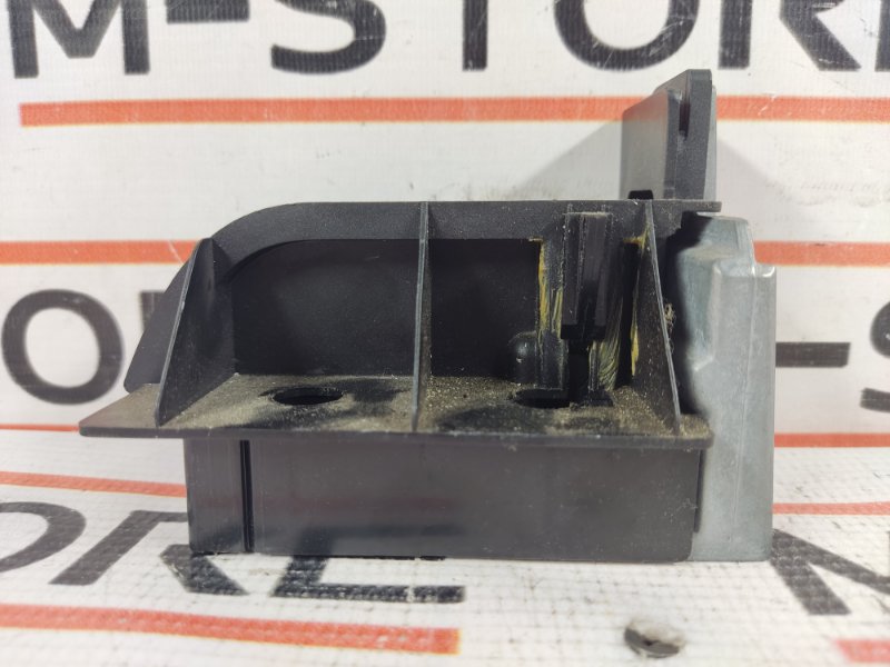 Кронштейн полки багажника, 340 рублей, Красноярск