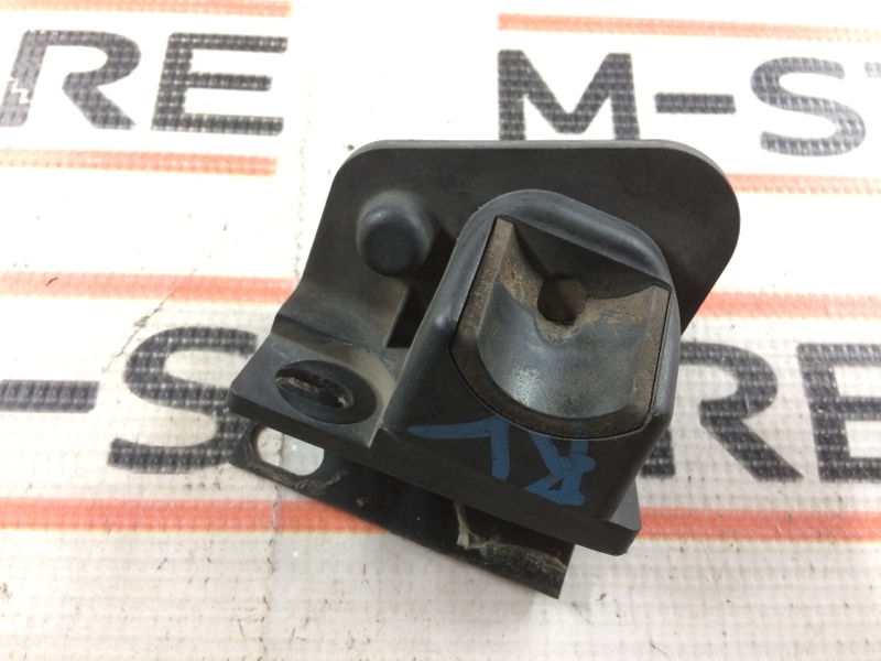 Отбойник багажника, 340 рублей, Красноярск