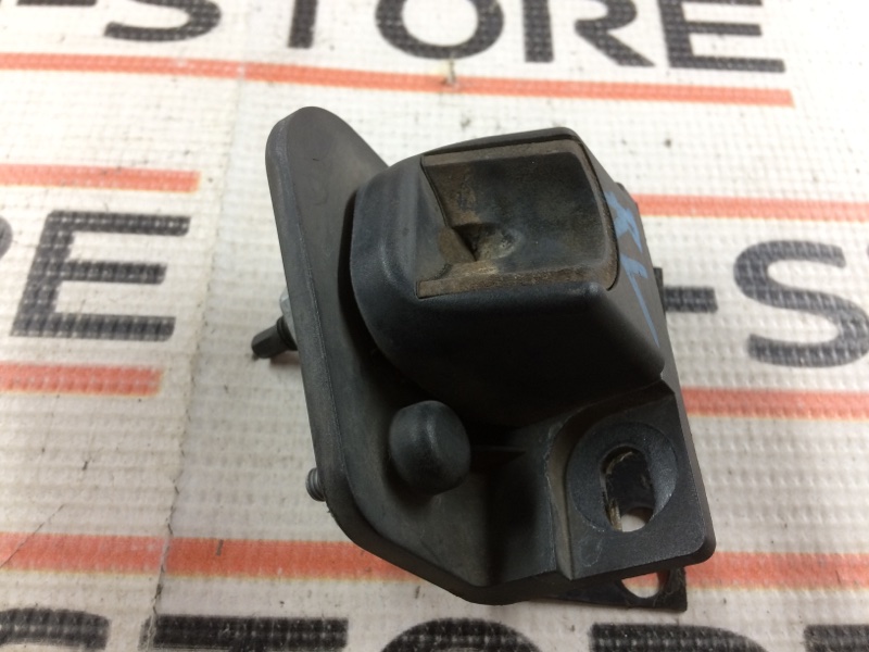 Отбойник багажника, 340 рублей, Красноярск