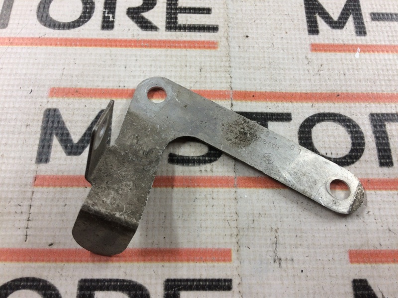 Крепление подкрылка, 300 рублей, Красноярск