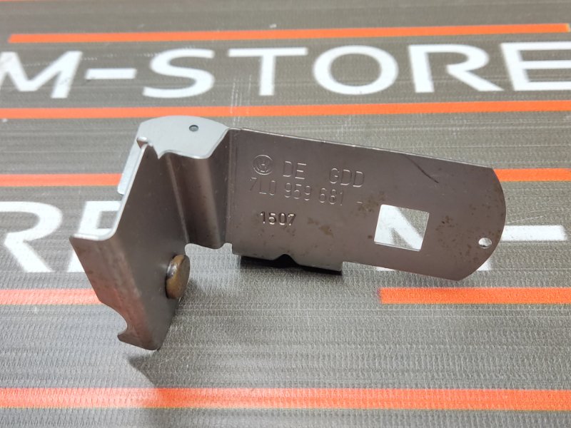 кронштейн блока управления подогревом сидений, 300 рублей, Красноярск