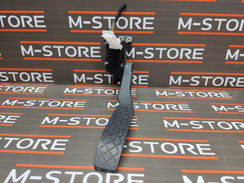 педаль газа, 500 рублей, Красноярск