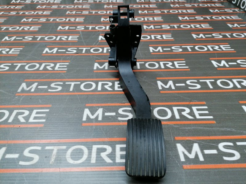 педаль газа, 500 рублей, Красноярск