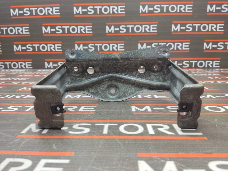 кронштейн центральной консоли, 280 рублей, Красноярск