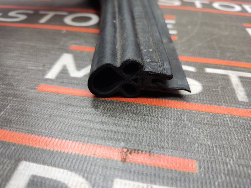 Уплотнитель капота, 510 рублей, Красноярск