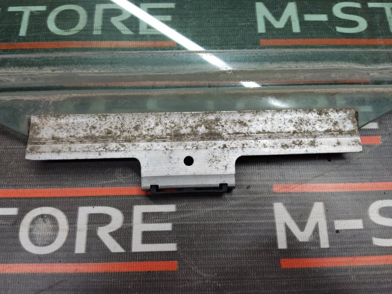 Стекло боковое, 670 рублей, Красноярск