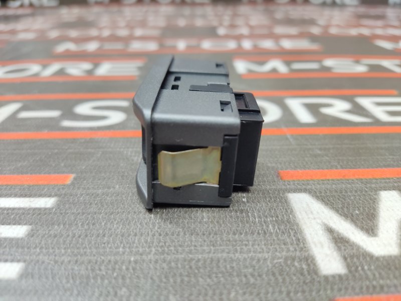 Кнопка люка, 300 рублей, Красноярск