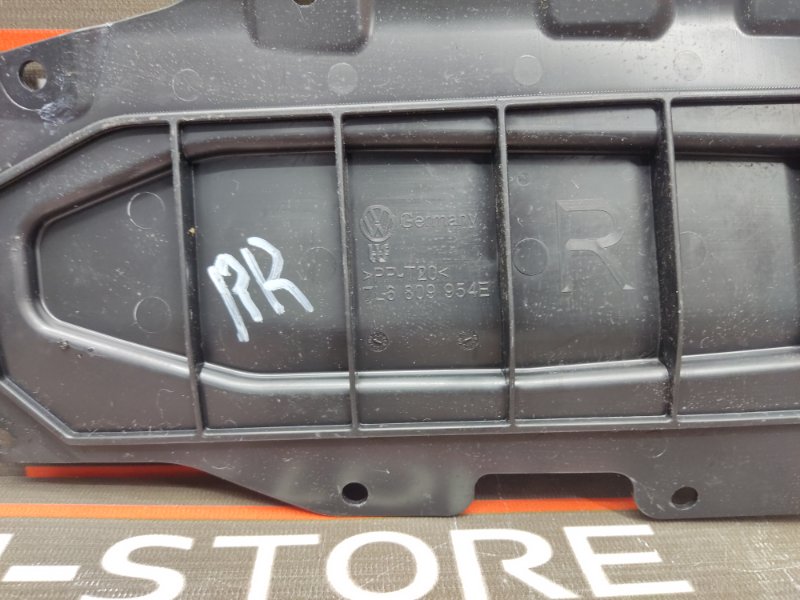 накладка петли багажника, 190 рублей, Красноярск