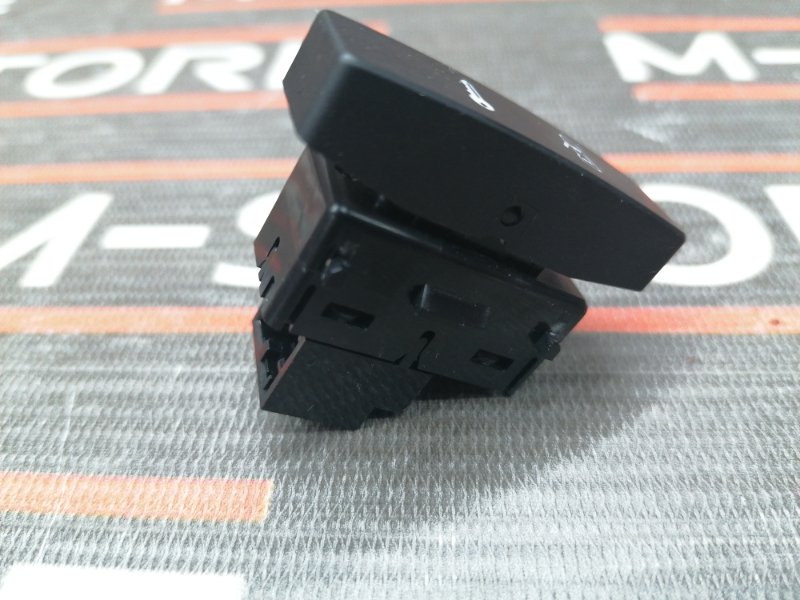 Кнопка центрального замка, 100 рублей, Красноярск