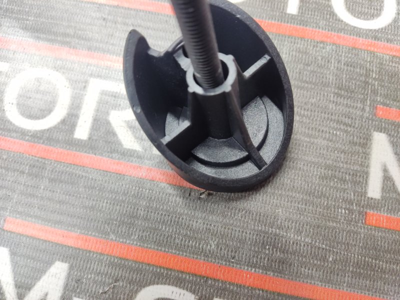 болт крепления запасного колеса, 300 рублей, Красноярск