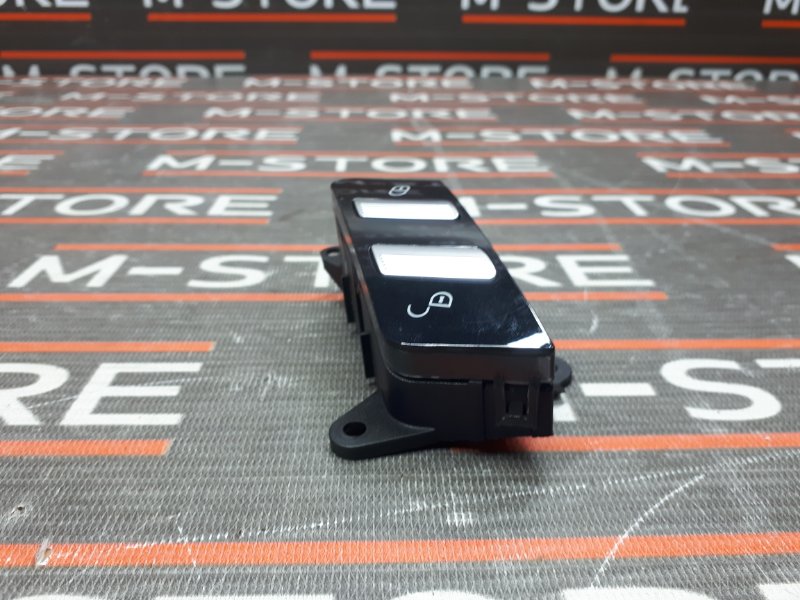 Кнопка центрального замка, 500 рублей, Красноярск