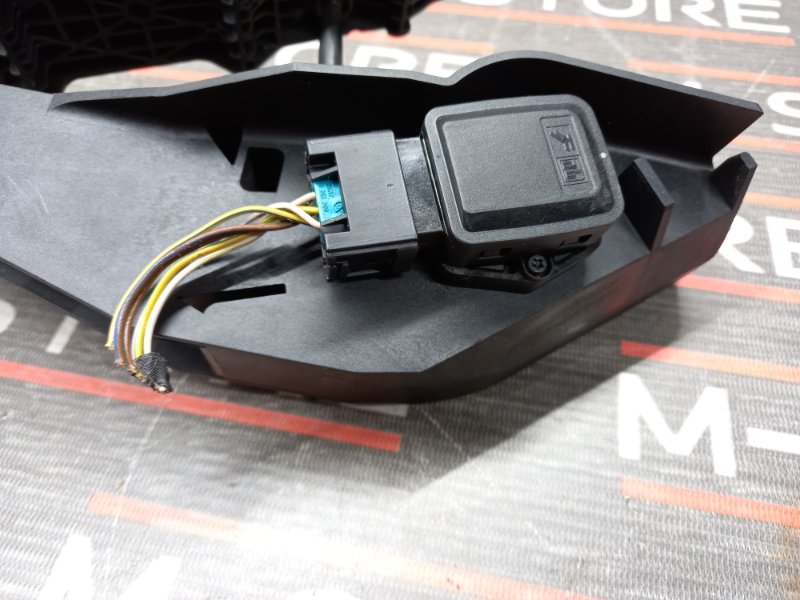 педаль газа, 500 рублей, Красноярск