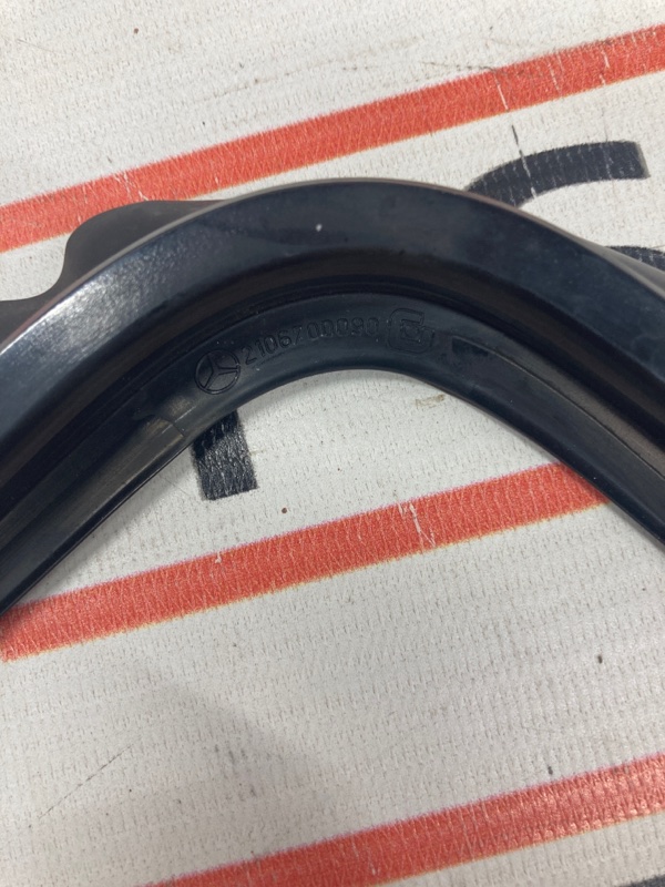 Молдинг заднего стекла, 480 рублей, Красноярск