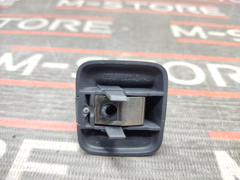 Крючок солнцезащитного козырька, 380 рублей, Красноярск