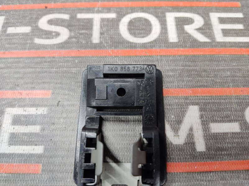 крепление козырька, 300 рублей, Красноярск