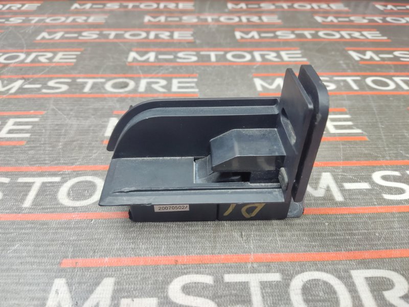 Кронштейн полки багажника, 270 рублей, Красноярск