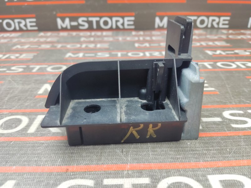 Кронштейн полки багажника, 340 рублей, Красноярск