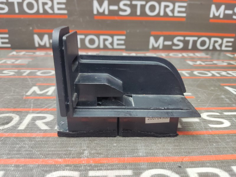 Кронштейн полки багажника, 340 рублей, Красноярск