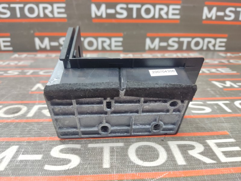 Кронштейн полки багажника, 340 рублей, Красноярск