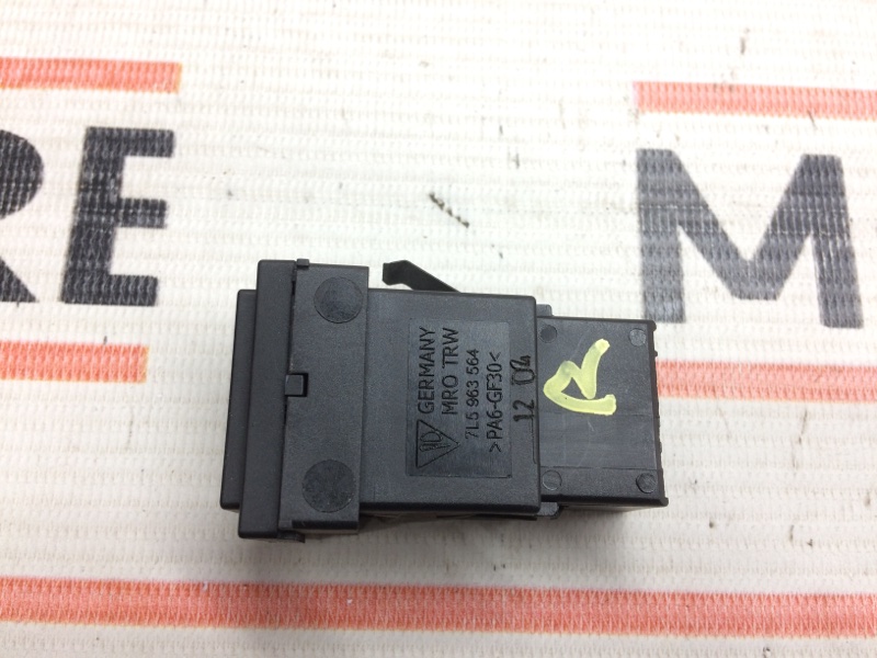 Кнопка подогрева сидений, 300 рублей, Красноярск