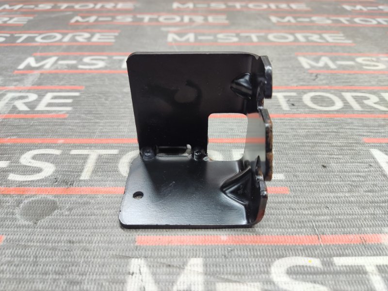 кронштейн пола багажника, 300 рублей, Красноярск