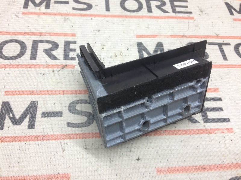 Кронштейн полки багажника, 340 рублей, Красноярск