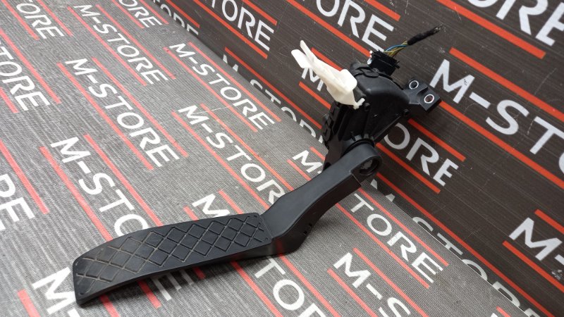 педаль газа, 500 рублей, Красноярск