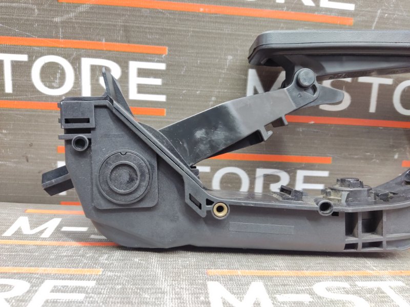 педаль газа, 1000 рублей, Красноярск