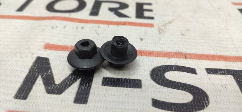 гайка, 300 рублей, Красноярск