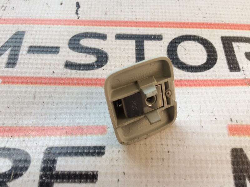 Крючок солнцезащитного козырька, 190 рублей, Красноярск