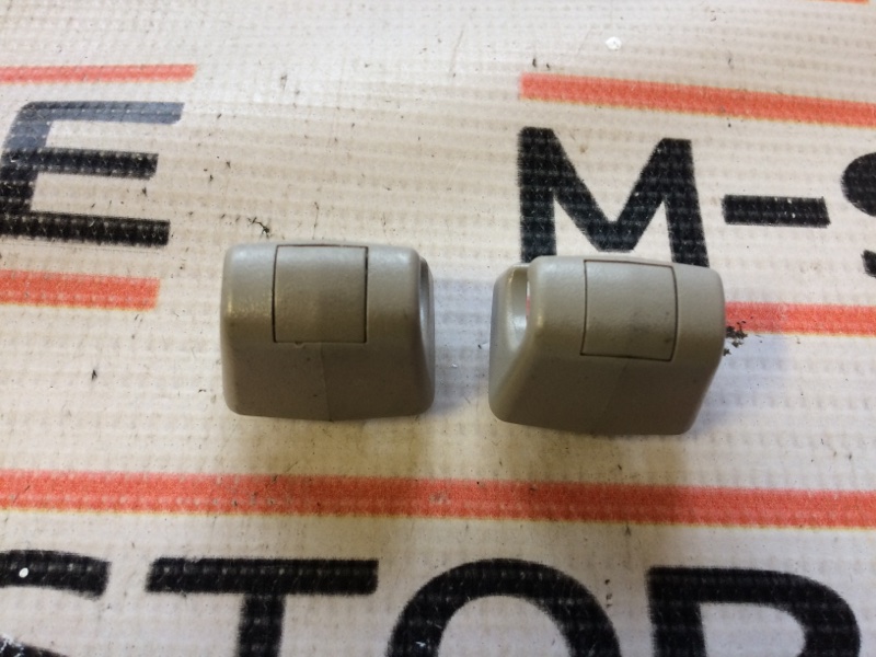 Крючок солнцезащитного козырька, 380 рублей, Красноярск