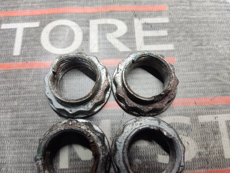 болты и гайки, 900 рублей, Красноярск