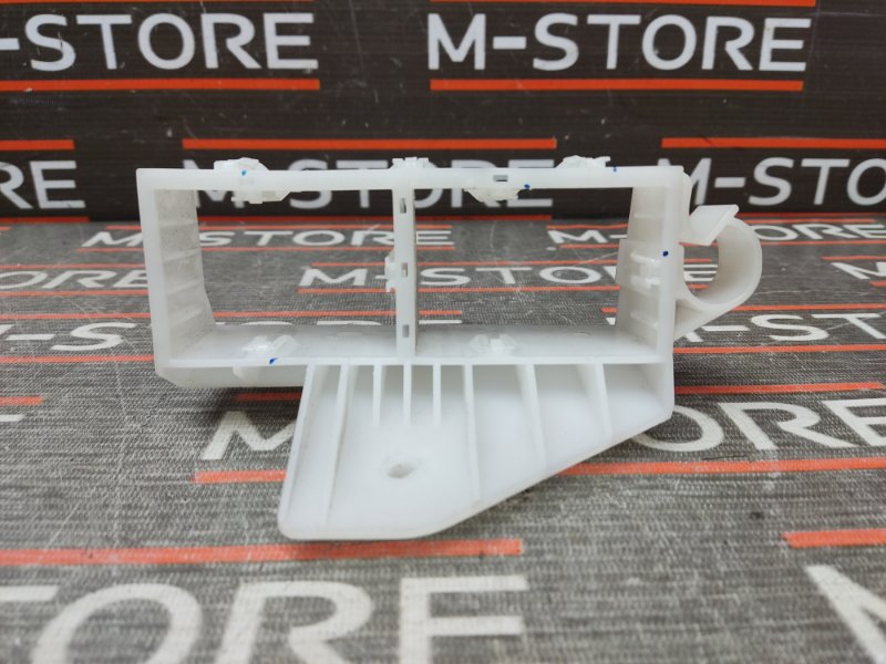 кронштейн, 300 рублей, Красноярск