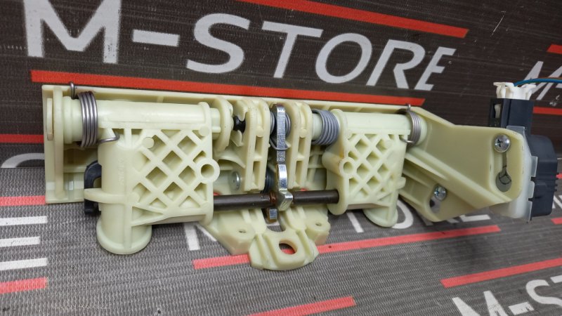 механизм складывания подголовника, 340 рублей, Красноярск