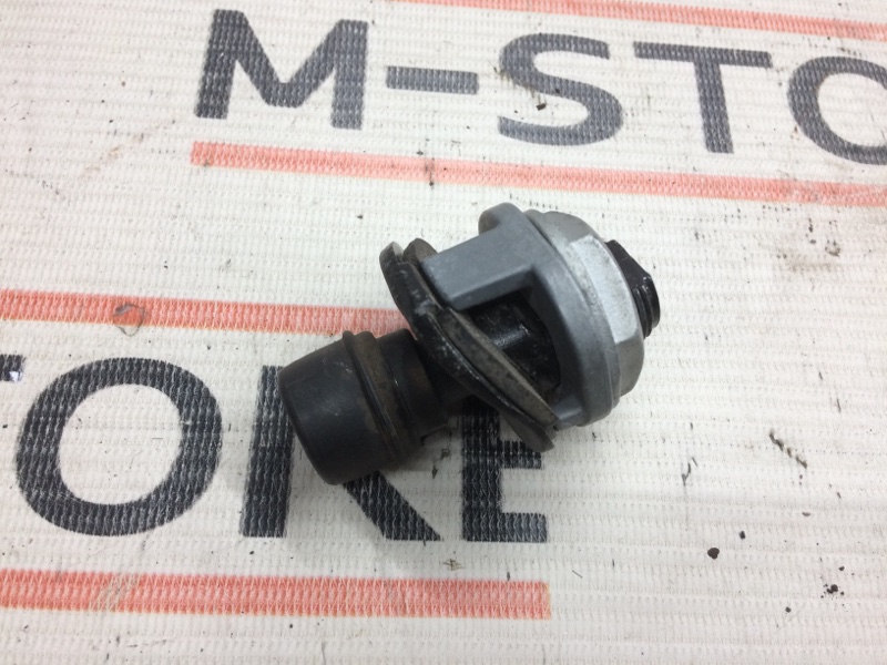 Отбойник двери багажника, 340 рублей, Красноярск