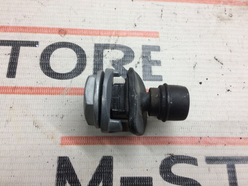 Отбойник двери багажника, 340 рублей, Красноярск