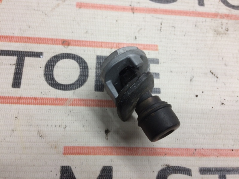 Отбойник двери багажника, 340 рублей, Красноярск