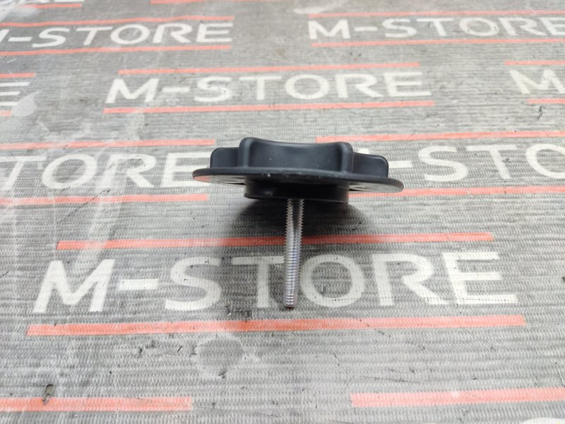 болт крепления запасного колеса, 530 рублей, Красноярск