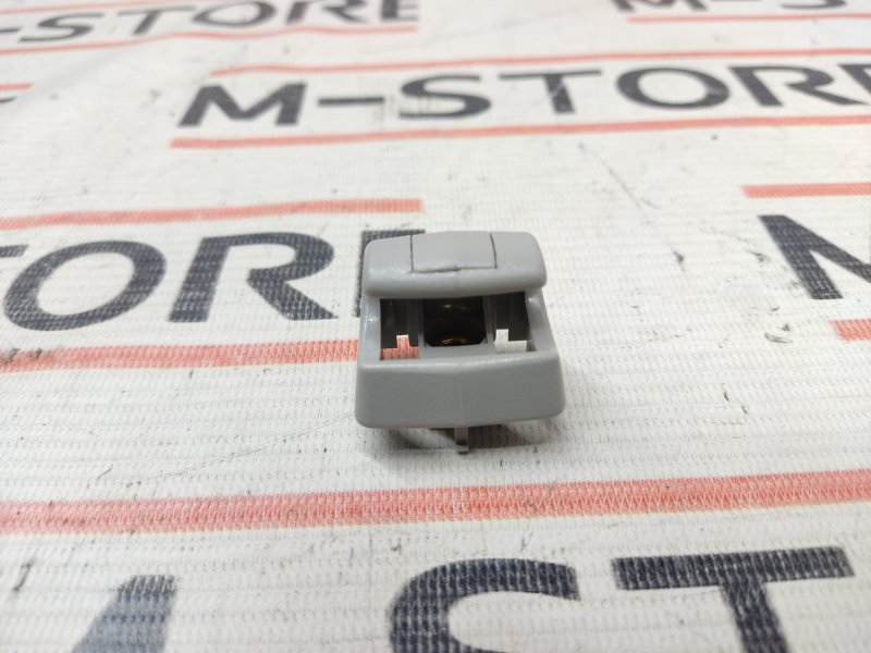 Крючок солнцезащитного козырька, 190 рублей, Красноярск