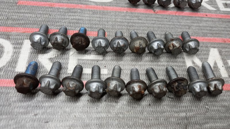 Болты и гайки ДВС, 1220 рублей, Красноярск